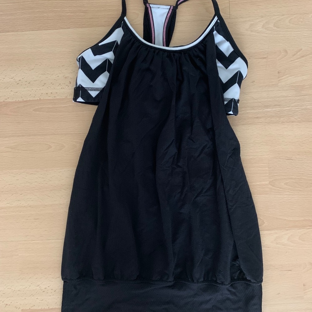 Lululemon yoga flow top